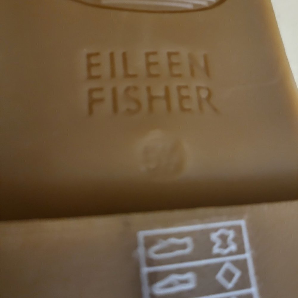 Eileen Fisher Sandals Rato Honey Tumbled Leather Flats Size 5.5 NWOB - Picture 7 of 8